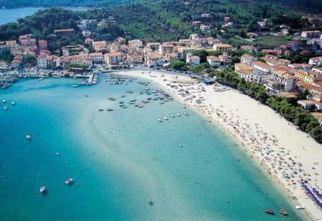 Ostrov Elba - Marina di Campo (jin pobe)